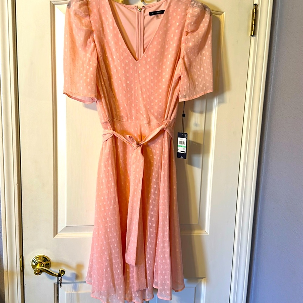 New casual dress . Never worn.